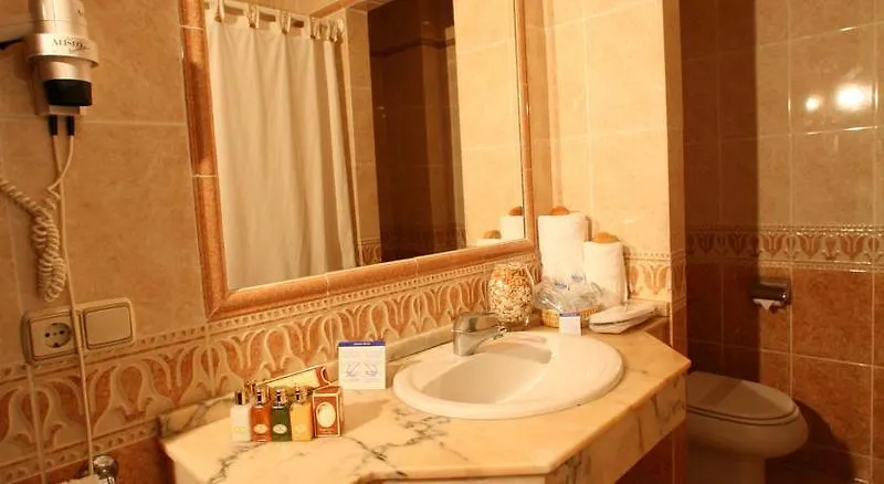 Hotel Antonio II Zahara de los Atunes 4*,
